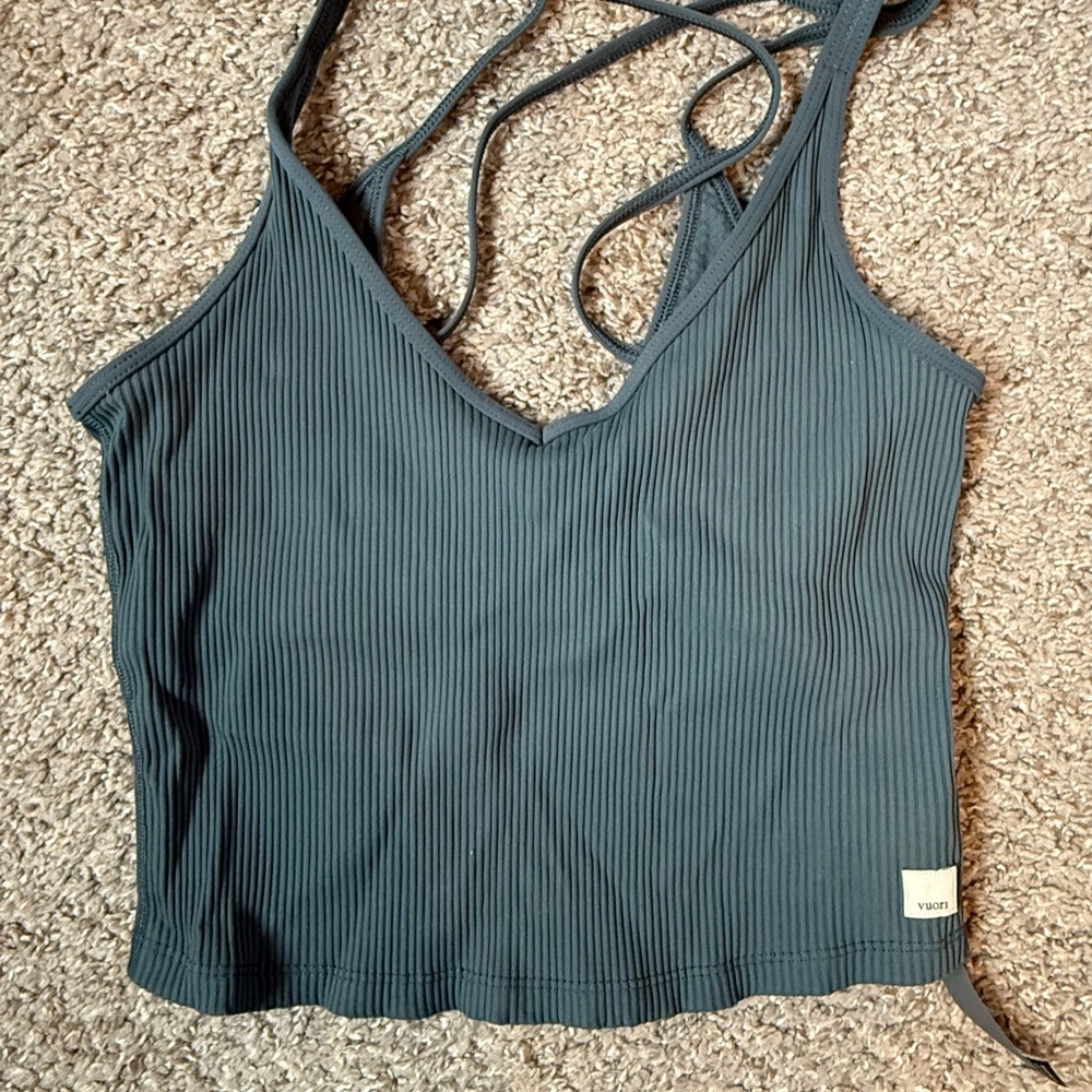 Vuori Ribbed Crop Tank